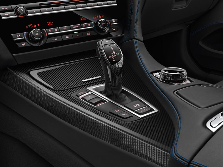 Детали интерьера BMW 6-Series M Sport Limited Edition 2017 года  (фото 4 из 8)